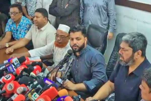 সংবাদ সম্মেলনে ইশরাক