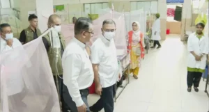 শিশু হাসপাতালে কক্ষে বসেই ধূমপান, চিকিৎসককে বরখাস্তের নির্দেশ প্রধানমন্ত্রীর