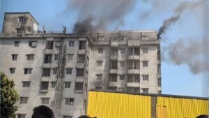 কেরানীগঞ্জে প্লাস্টিক কারখানায় আগুন, নিয়ন্ত্রণে ৮ ইউনিট