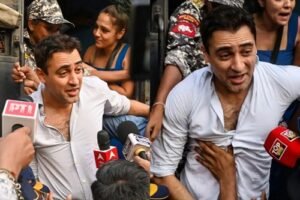 বলিউড অভিনেতা ইমরান খানকে ভারত ছাড়ার নির্দেশ