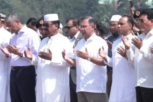 সাবেক এমপি সালাহউদ্দিন আহমেদের জানাজায় অংশ নিয়েছেন প্রধানমন্ত্রী